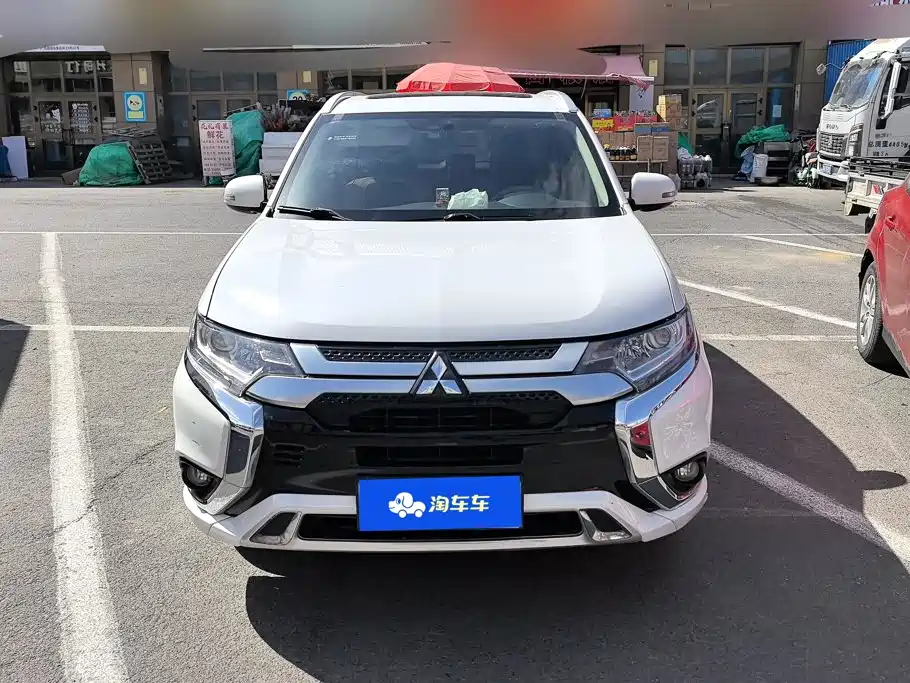 Mitsubishi Outlander — миниатюра 2