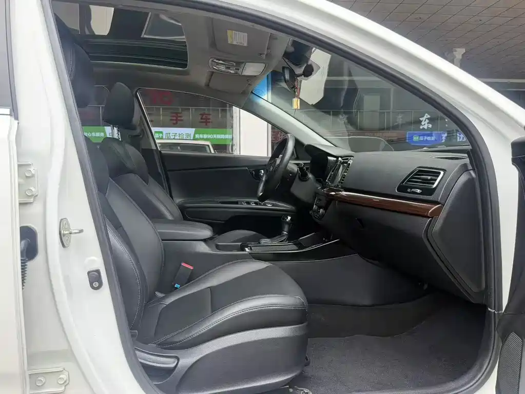 Kia K4 — миниатюра 15