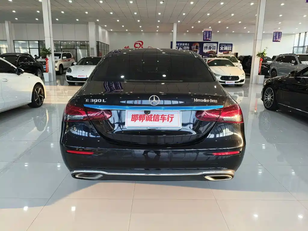 Mercedes-Benz E-Class — миниатюра 4