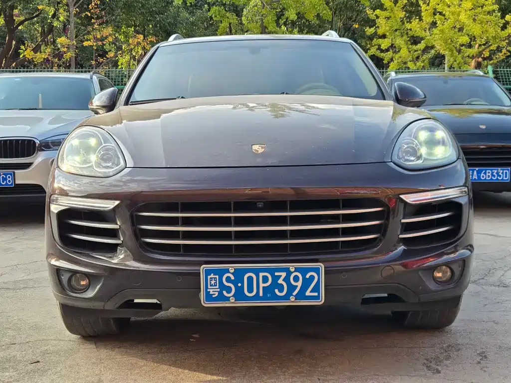 Porsche Cayenne — миниатюра 2