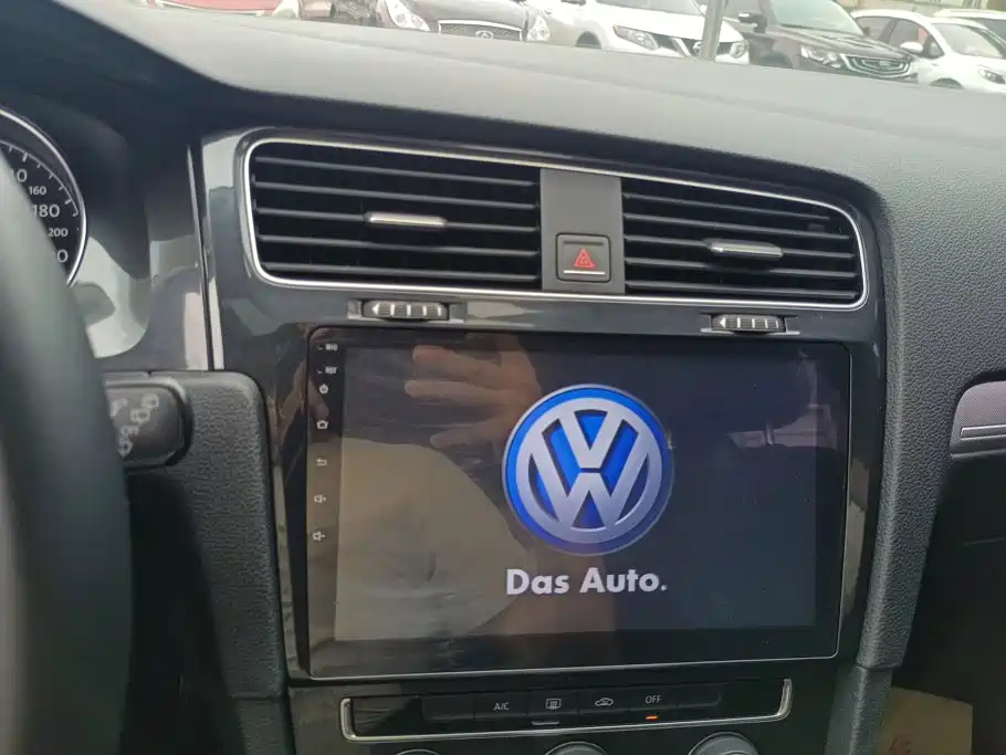 Volkswagen Golf — миниатюра 13