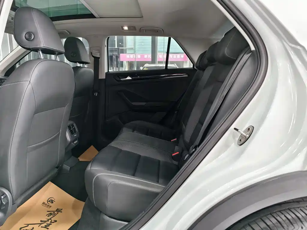 VOLKSWAGEN T ROC EXPLORING SONGS