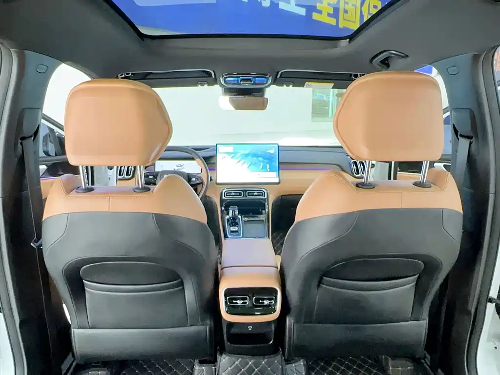 Geely Boyue L — миниатюра 22