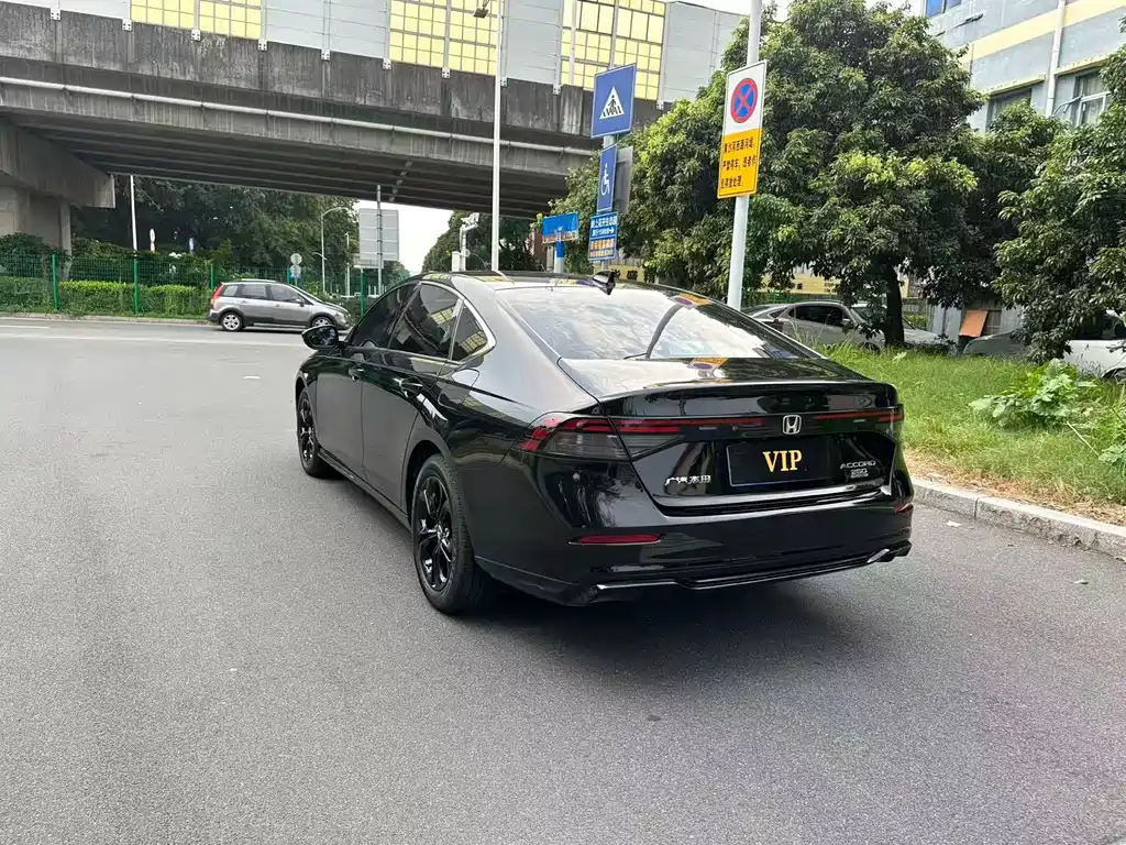 Honda Accord — миниатюра 10
