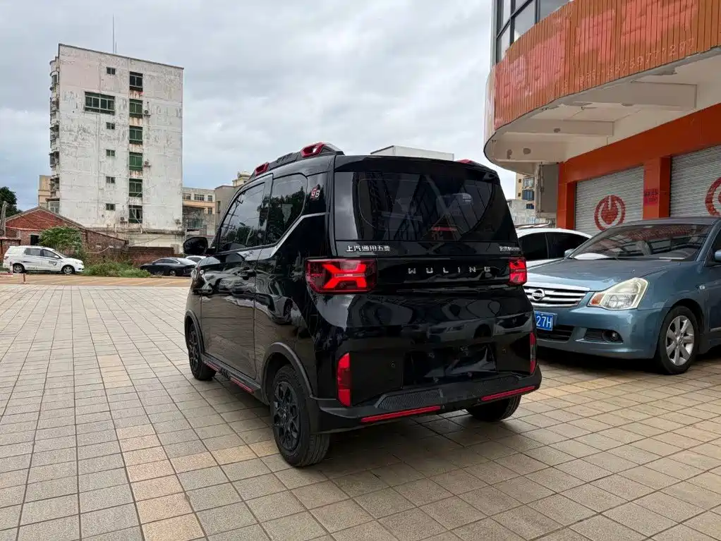 Wuling MINIEV — миниатюра 4