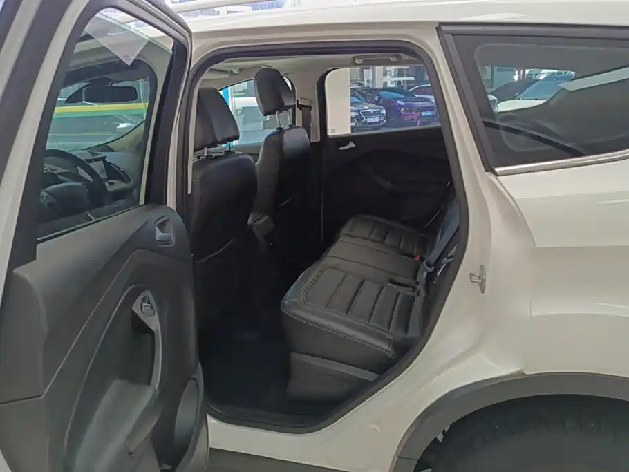 Ford Kuga — миниатюра 11