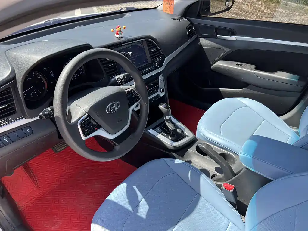 Hyundai Elantra — миниатюра 7
