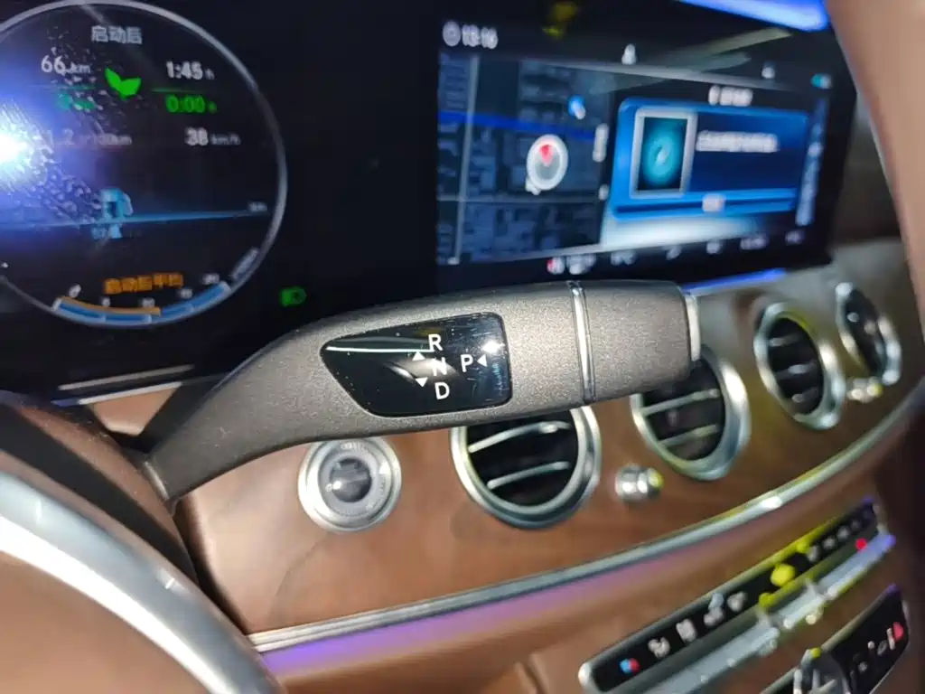 Mercedes-Benz E-Class — миниатюра 14