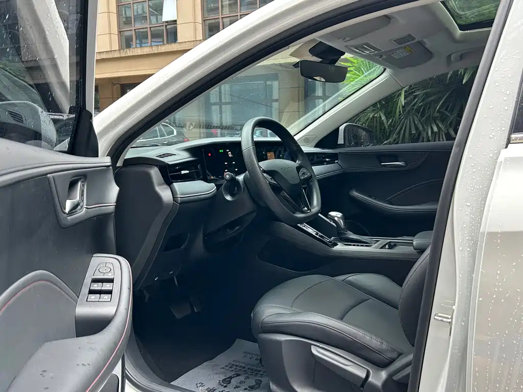 Roewe i5 2026 1.5L CVT Luxury