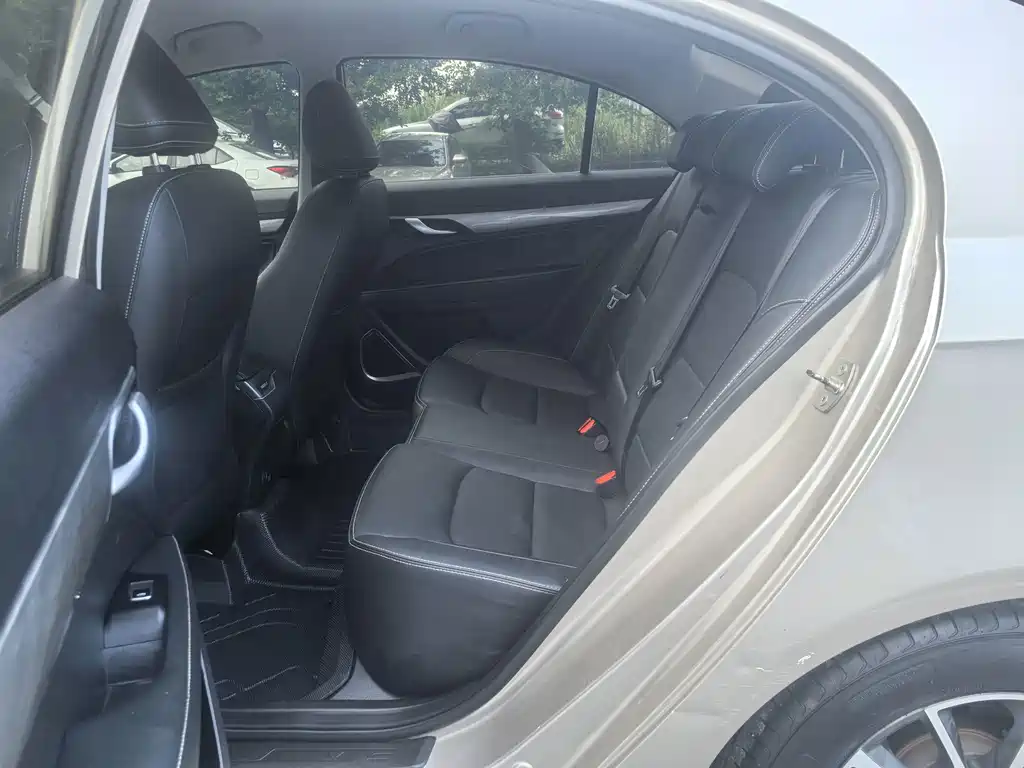 Geely Emgrand — миниатюра 7
