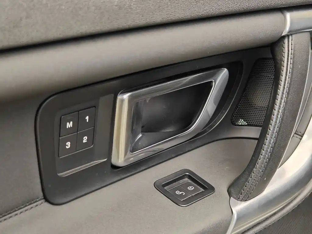 Land Rover Discovery Sport — миниатюра 8