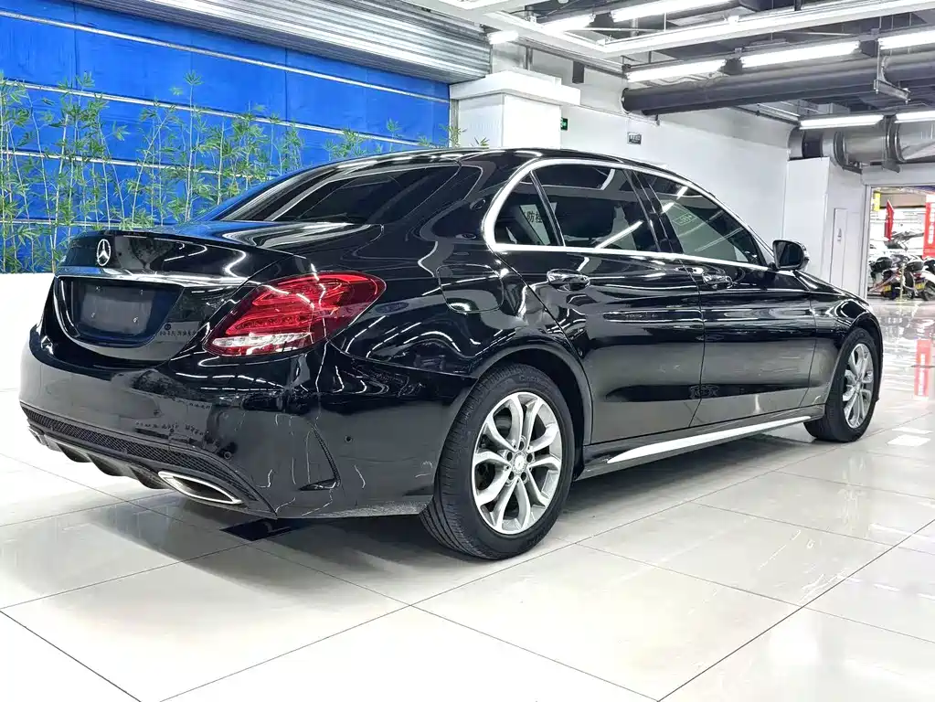 Mercedes-Benz C-Class — миниатюра 4