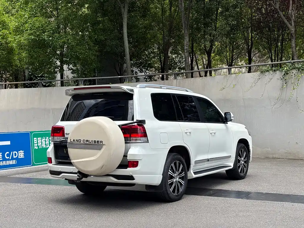 Toyota Land Cruiser — миниатюра 5