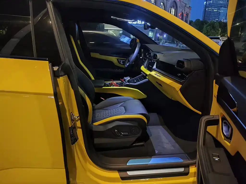 Lamborghini Urus SE — миниатюра 8