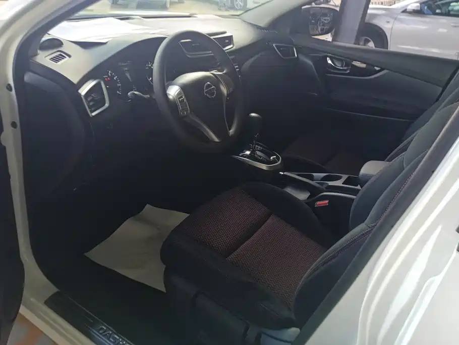 Nissan Qashqai — миниатюра 9