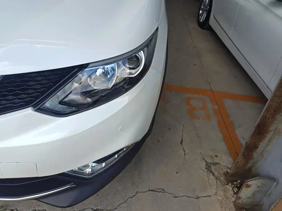 Nissan Qashqai — миниатюра 5