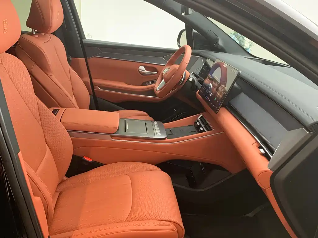 BYD Tang L L 2025 DM 175KM