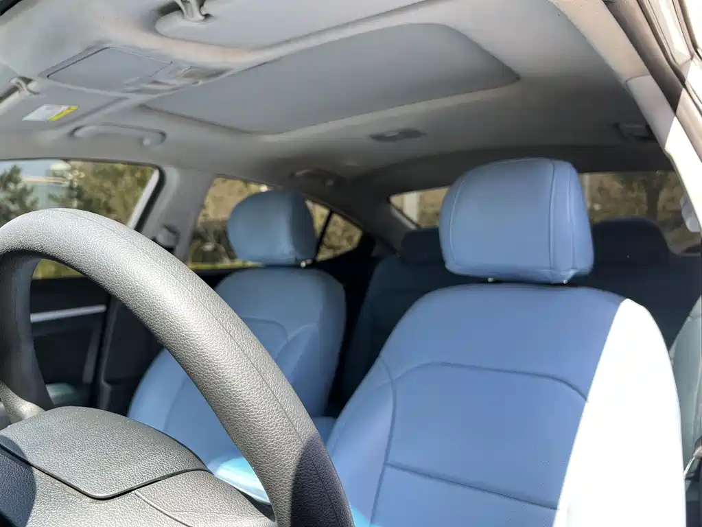 Hyundai Elantra — миниатюра 11