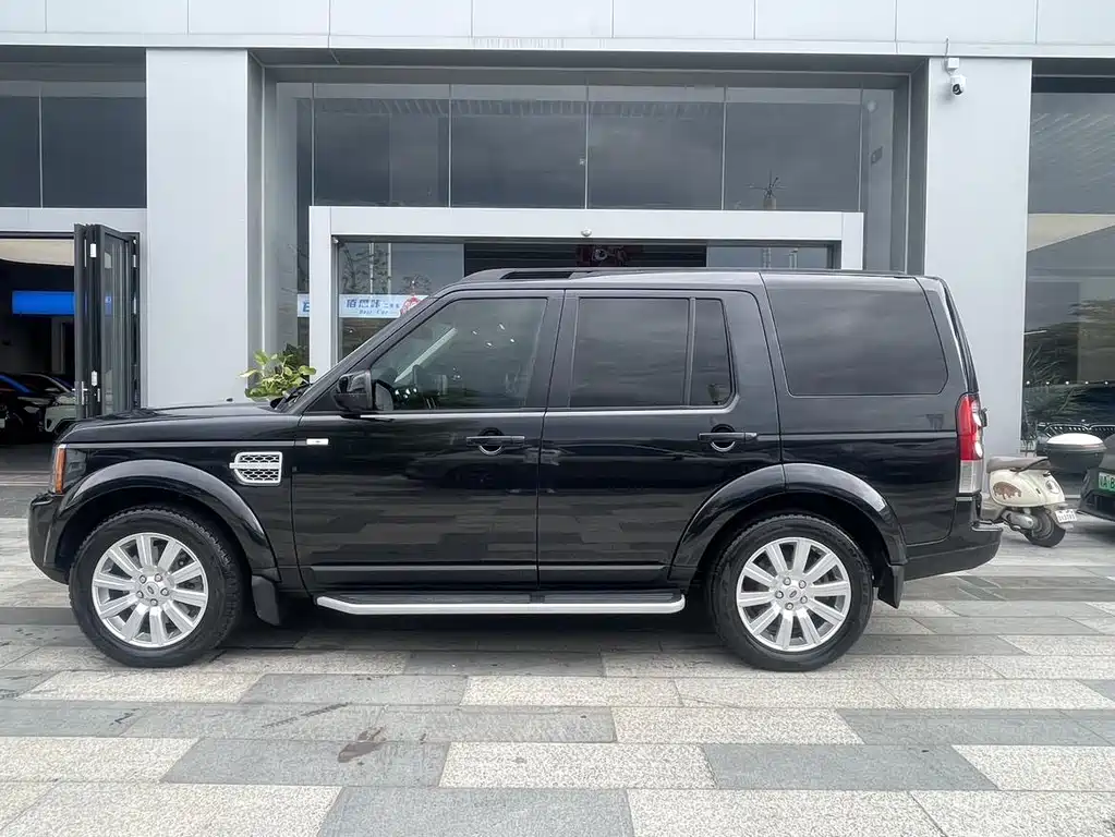 Land Rover Discovery — миниатюра 7
