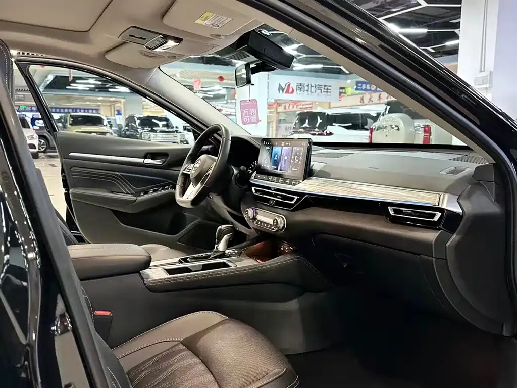 Nissan Teana — миниатюра 12