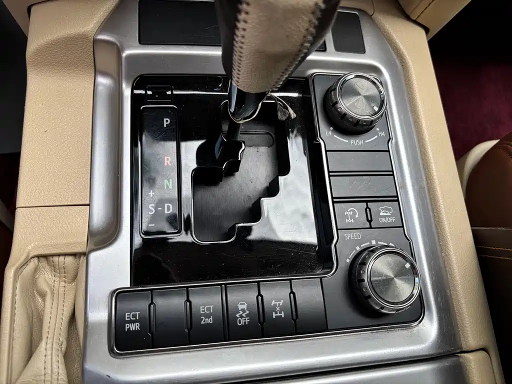 Toyota Land Cruiser — миниатюра 16