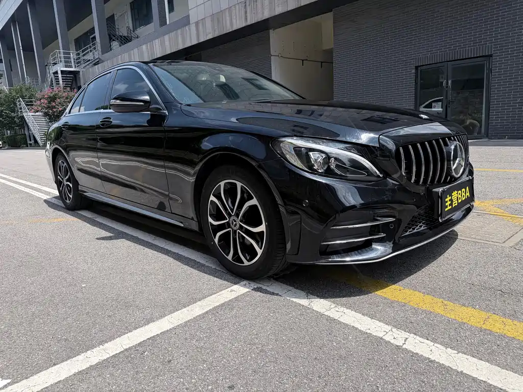 Mercedes-Benz C-Class — миниатюра 3