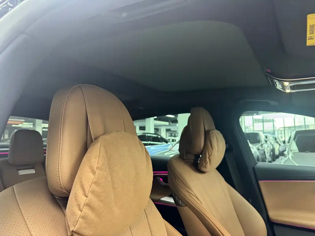 Mercedes-Benz E-Class — миниатюра 12