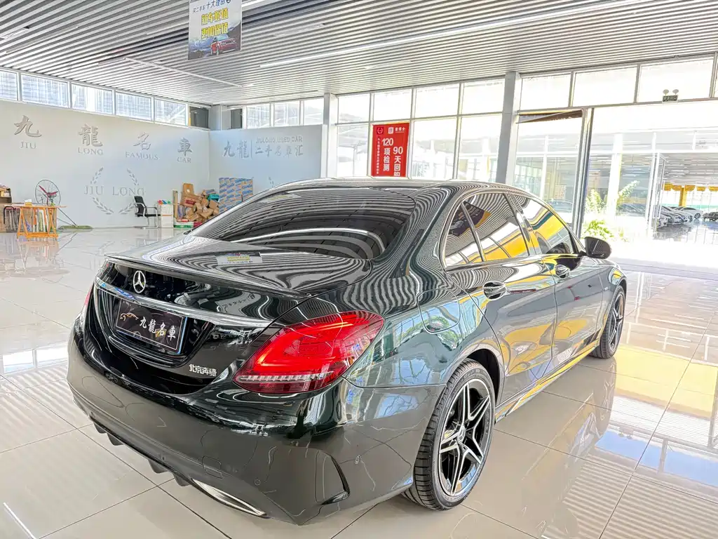 Mercedes-Benz C-Class — миниатюра 6