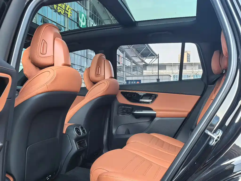 Mercedes-Benz GLC 2023 GLC 260 L 4MATIC Luxury 5 мест
