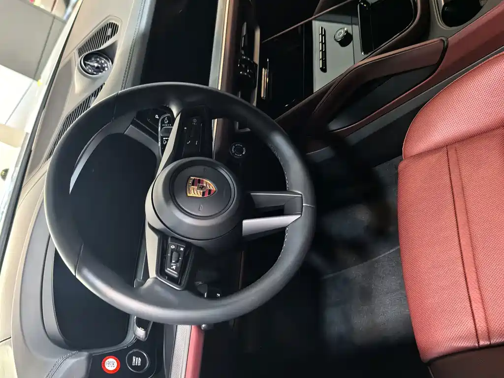 Porsche Cayenne — миниатюра 4