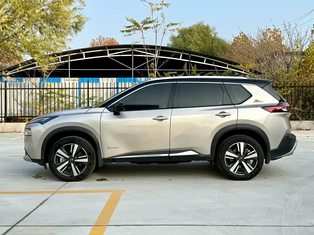 Nissan X-Trail — миниатюра 8