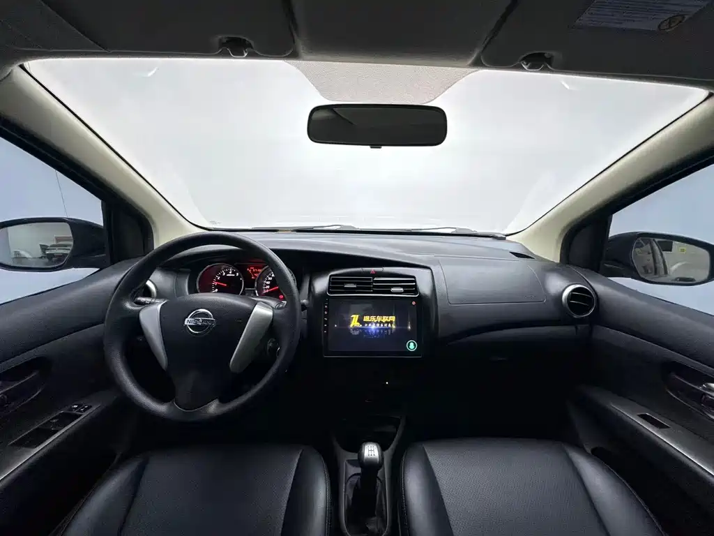 Nissan Livina — миниатюра 4