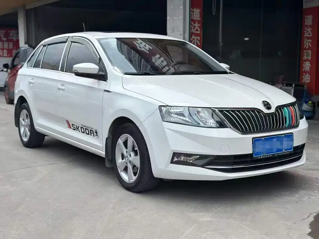 Skoda Rapid Spaceback — миниатюра 2