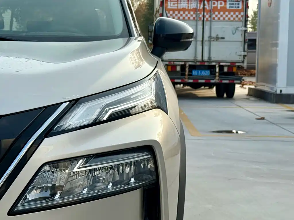 Nissan X-Trail — миниатюра 10