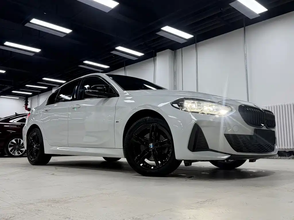 BMW 1 SERIES