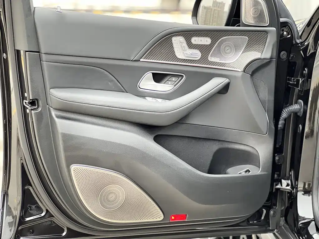 Mercedes-Benz GLS AMG — миниатюра 16