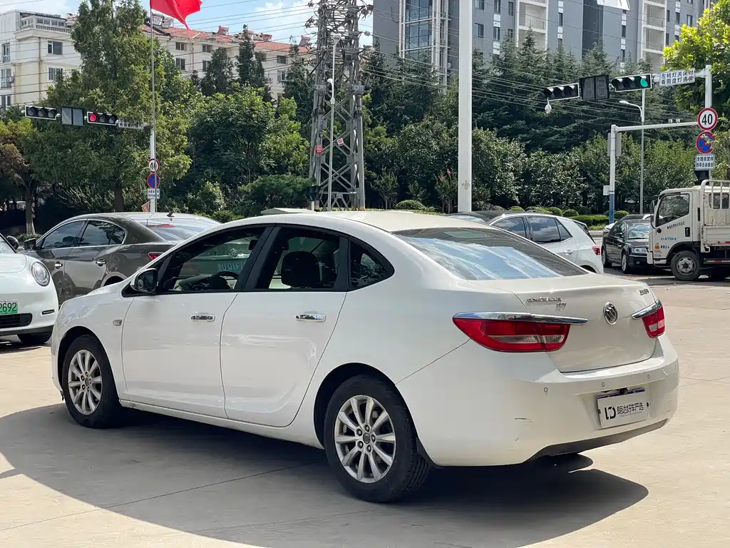 Buick Excelle — миниатюра 9