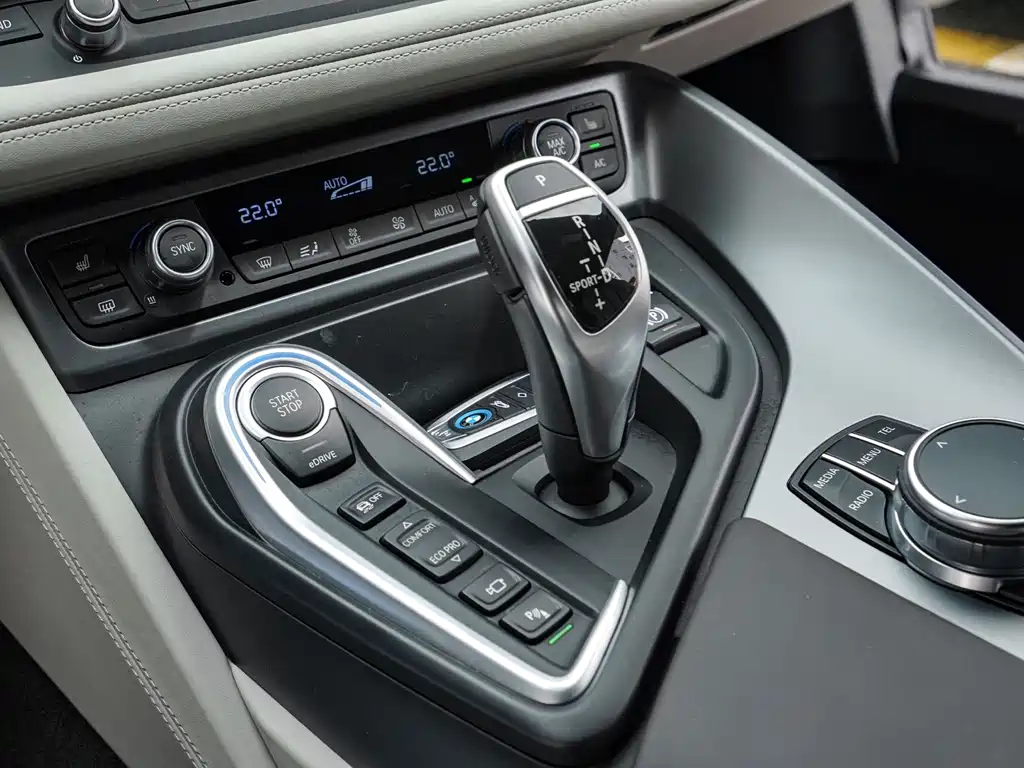 BMW i8 — миниатюра 7