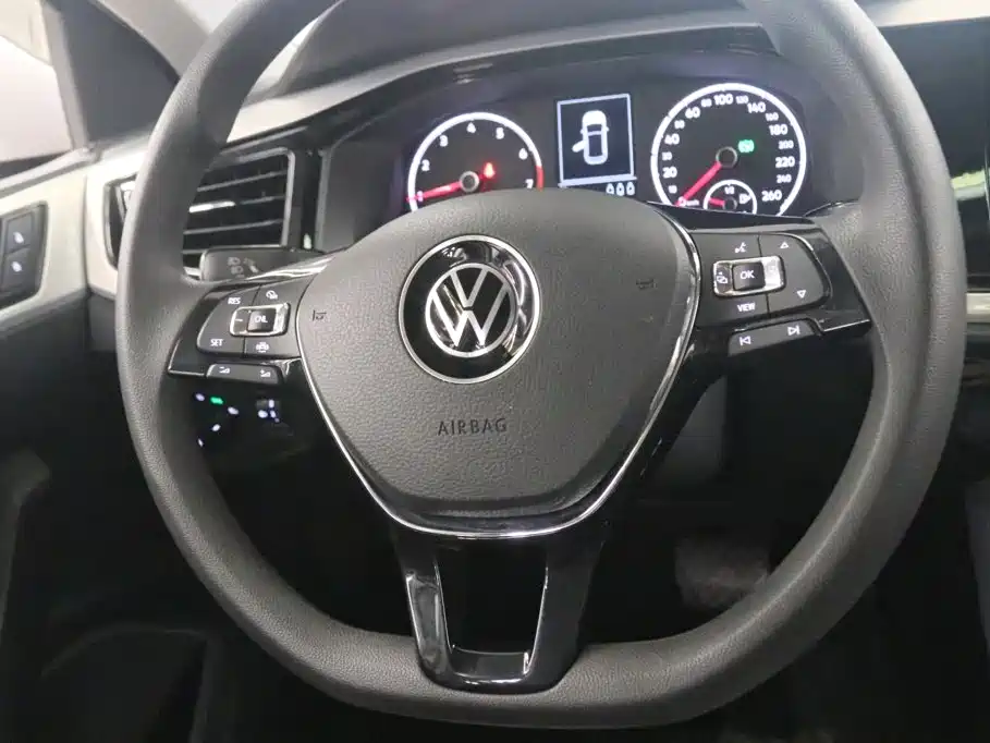 Volkswagen Polo — миниатюра 6