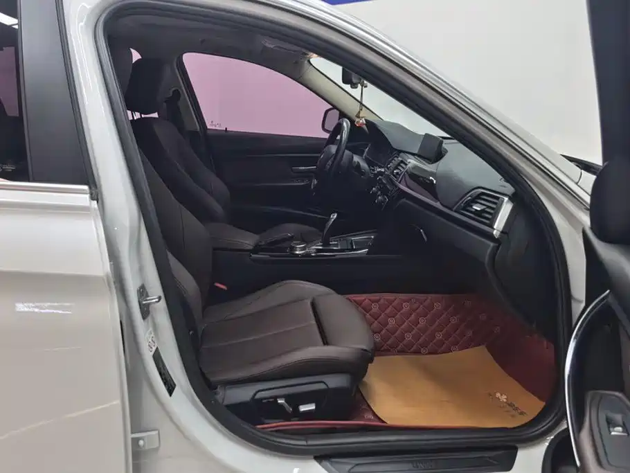 BMW 3 Series — миниатюра 8