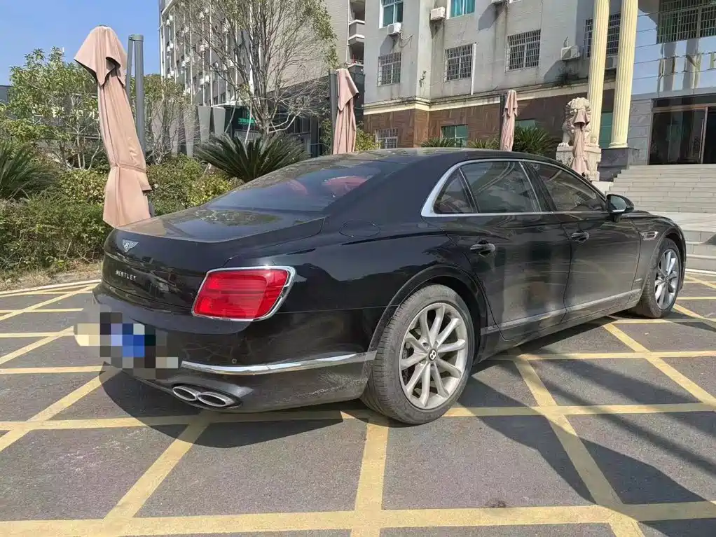 Bentley Flying Spur — миниатюра 11