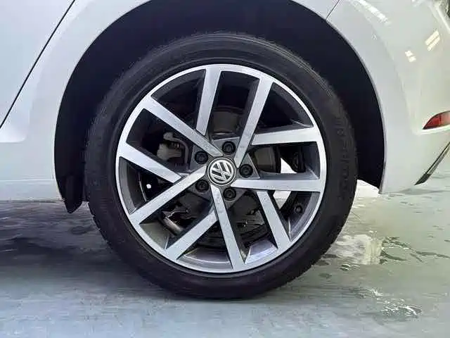 Volkswagen Golf — миниатюра 15