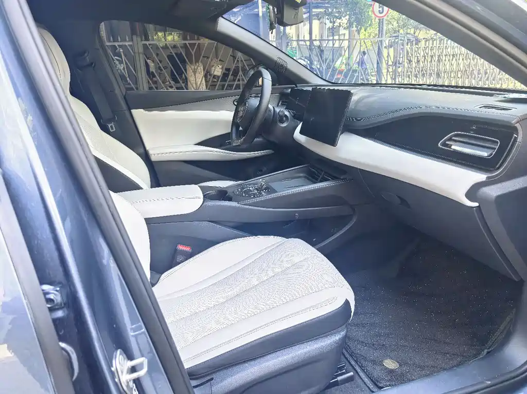 BYD Seal 06 06 2024 DM-i 80KM Luxury