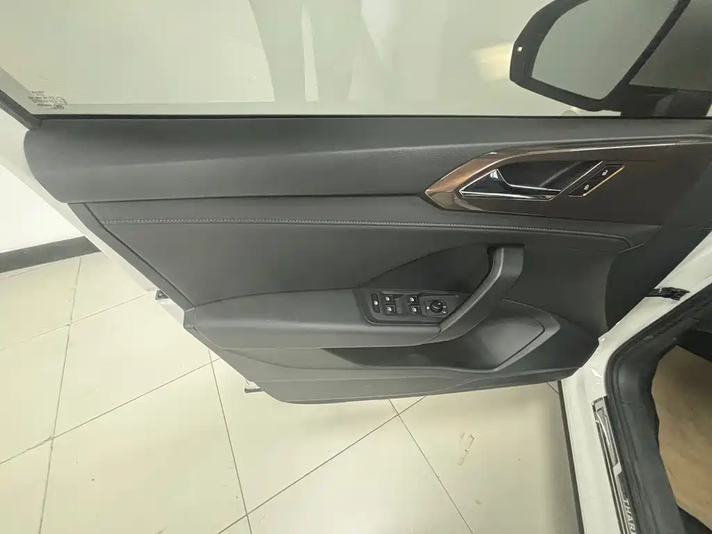 Volkswagen Tharu — миниатюра 8