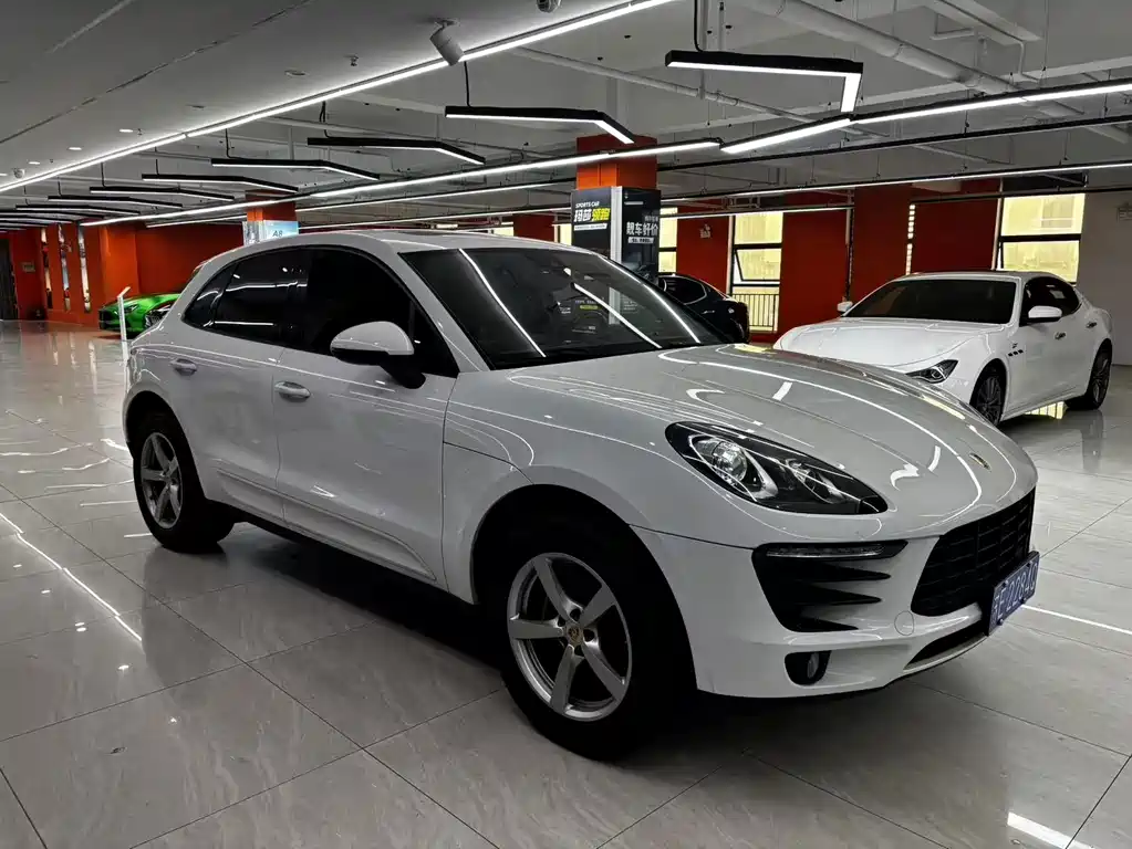 Porsche Macan — миниатюра 3