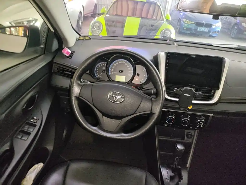 Toyota Yaris L — миниатюра 11