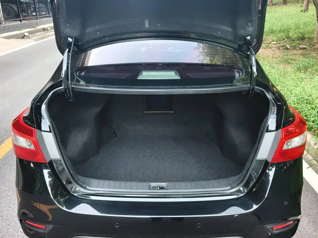 Nissan Sylphy — миниатюра 6
