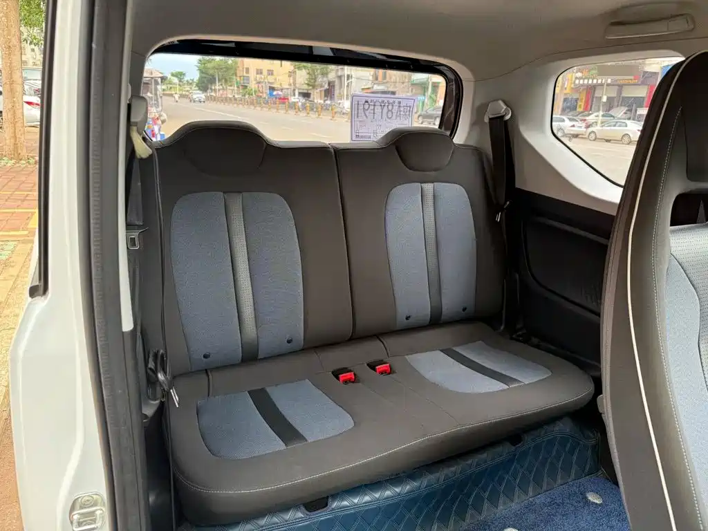 Wuling MINIEV — миниатюра 5