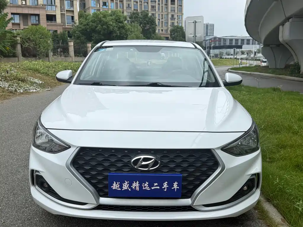 Hyundai Elantra — миниатюра 2