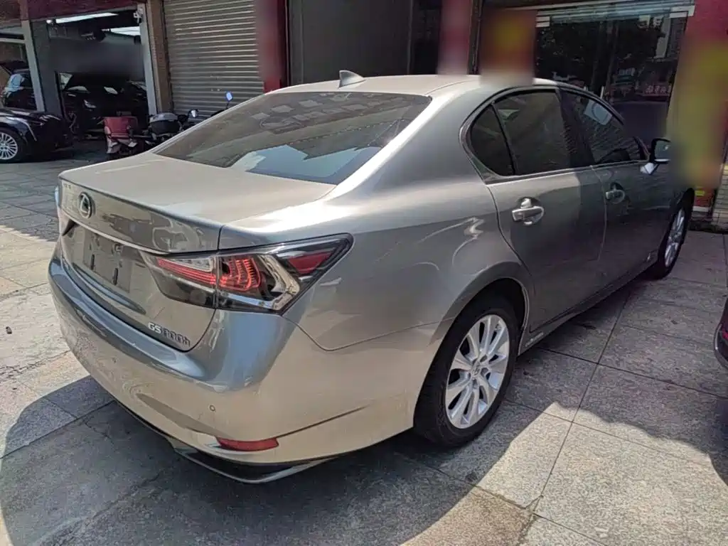 Lexus GS 2016 300h Lead